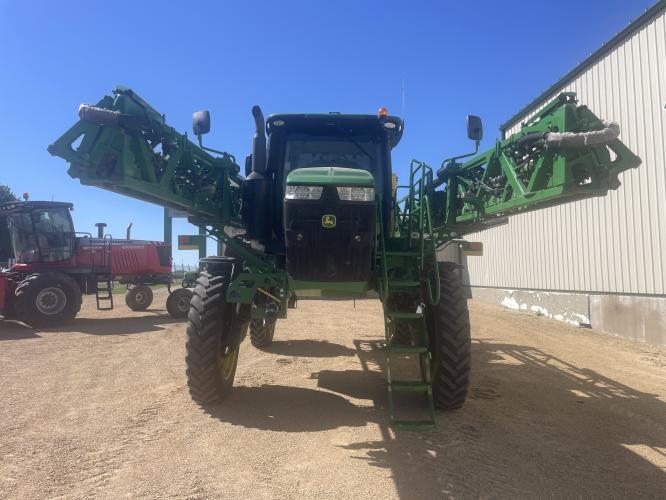John Deere R4044