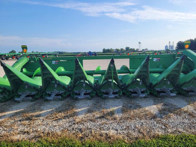 John Deere 608C