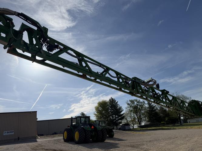 John Deere R4038