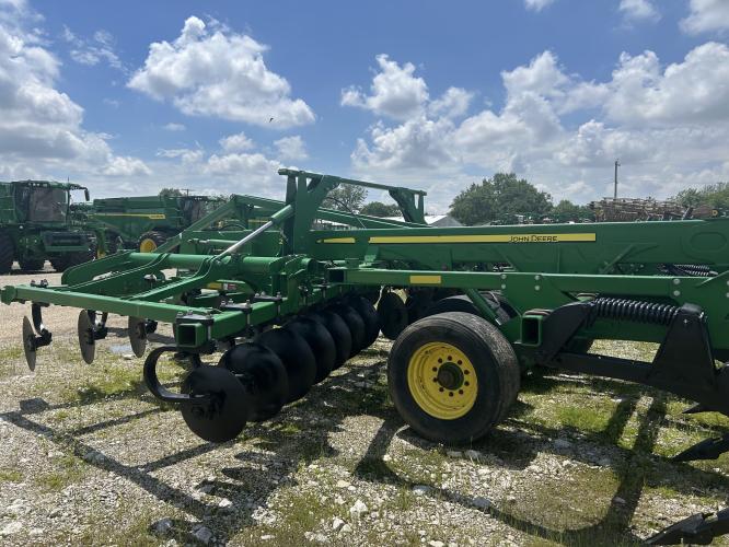 John Deere 2730