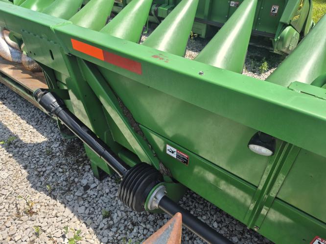 John Deere 608C