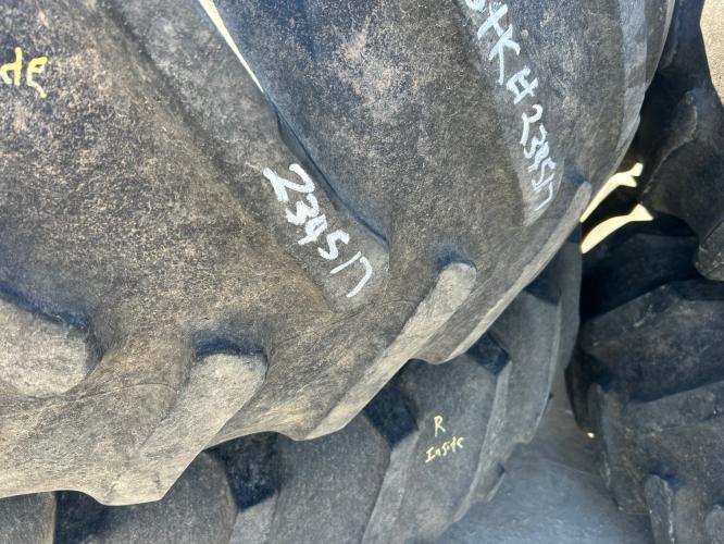 John Deere FS 520/85R42 combine dual set