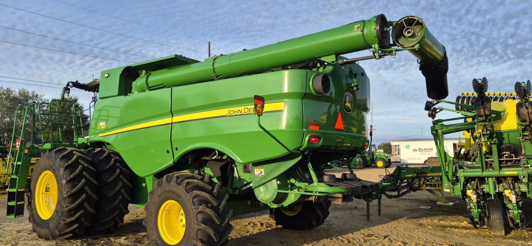 John Deere S780