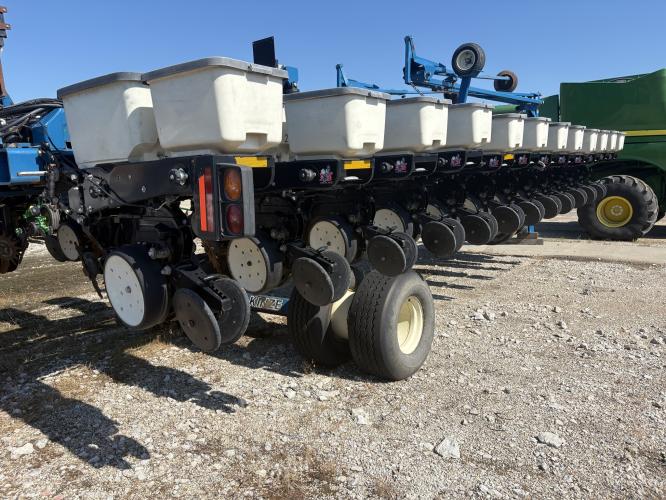 Kinze 3700