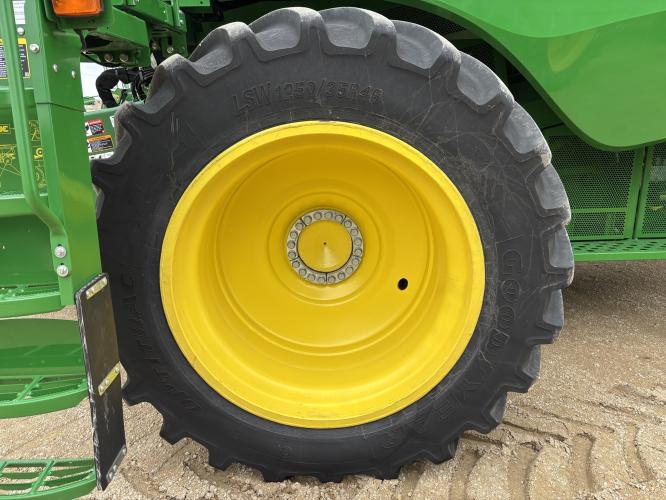 John Deere S760