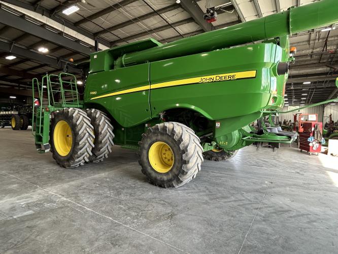 John Deere S680