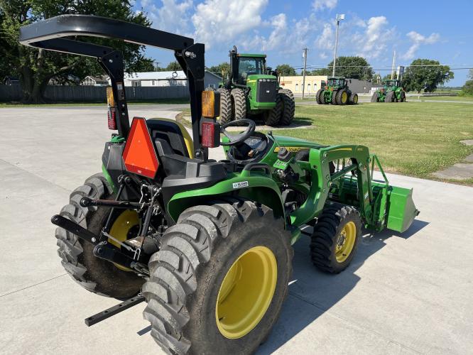 John Deere 3025E