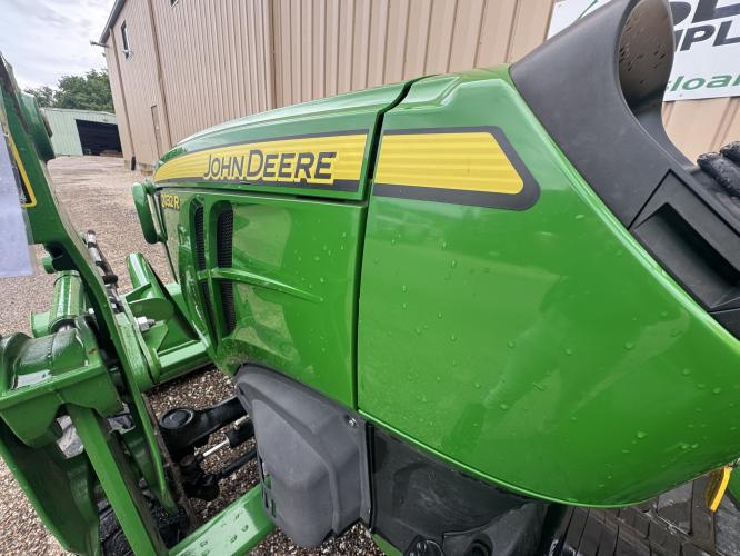John Deere 2032R