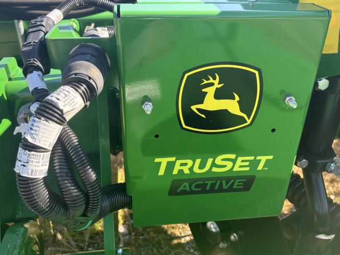John Deere MT7