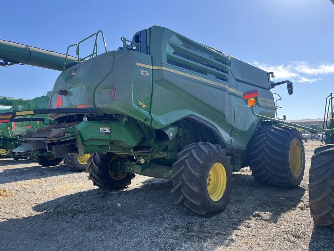 John Deere X9 1100