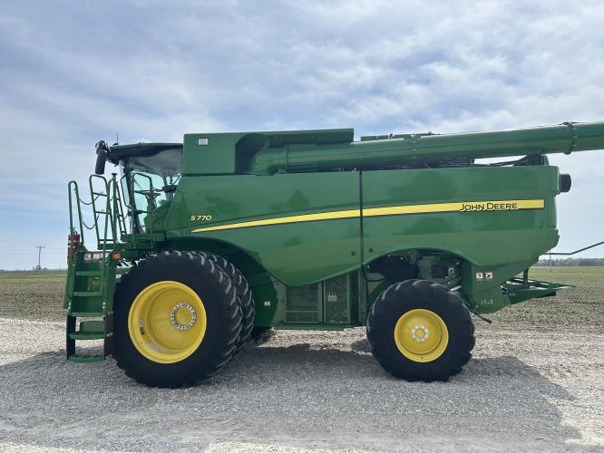 John Deere S770