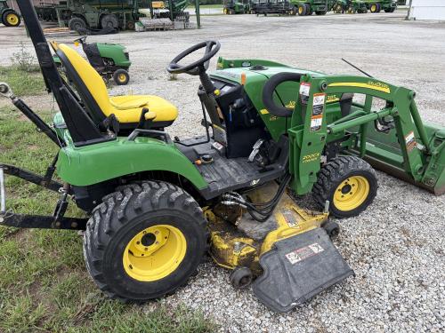 2010 John Deere 2305