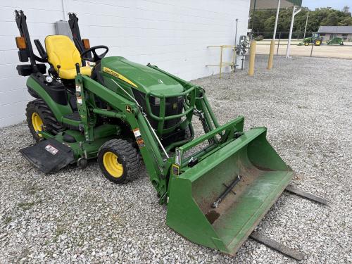 2017 John Deere 1025R