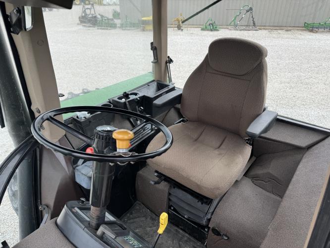 John Deere 4560