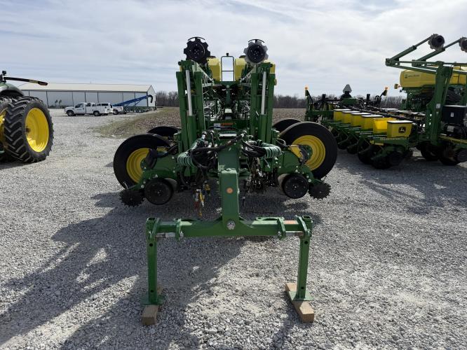 John Deere 1775NT