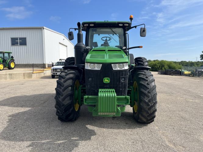 John Deere 8320R