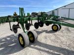 John Deere 2100