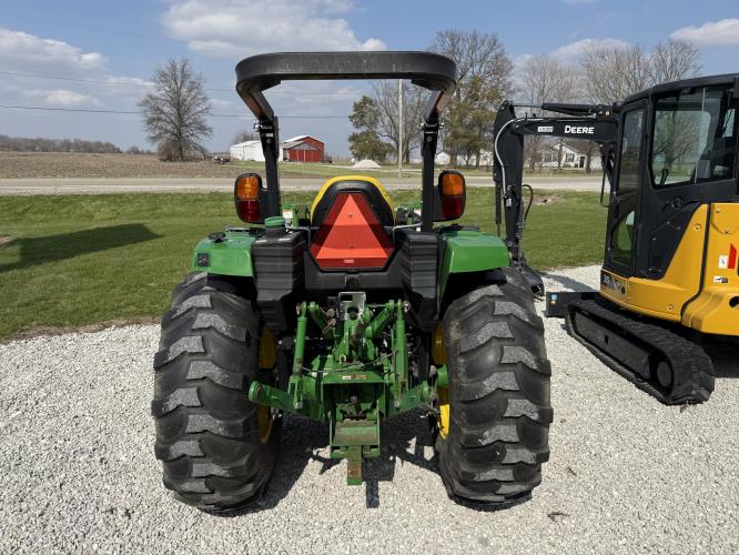 John Deere 4044R