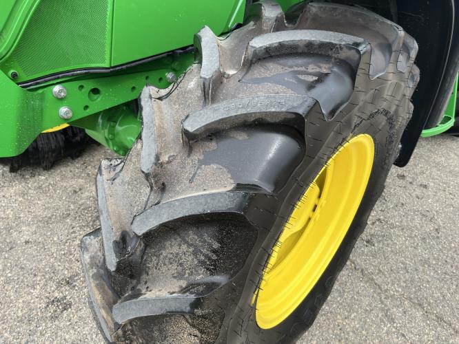 John Deere 6130M
