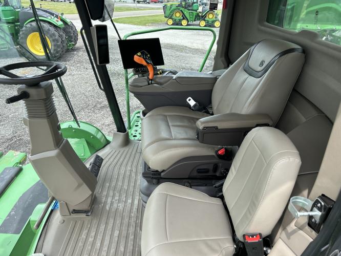 John Deere X9 1000