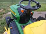 John Deere X738
