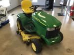 John Deere 325