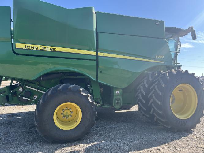 John Deere S780