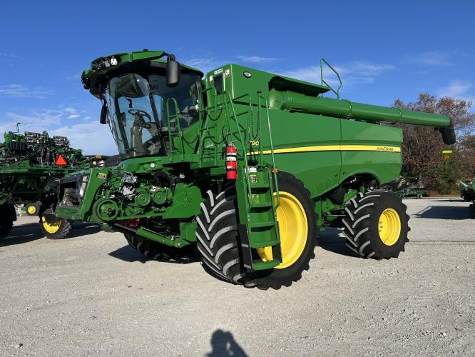 John Deere S790