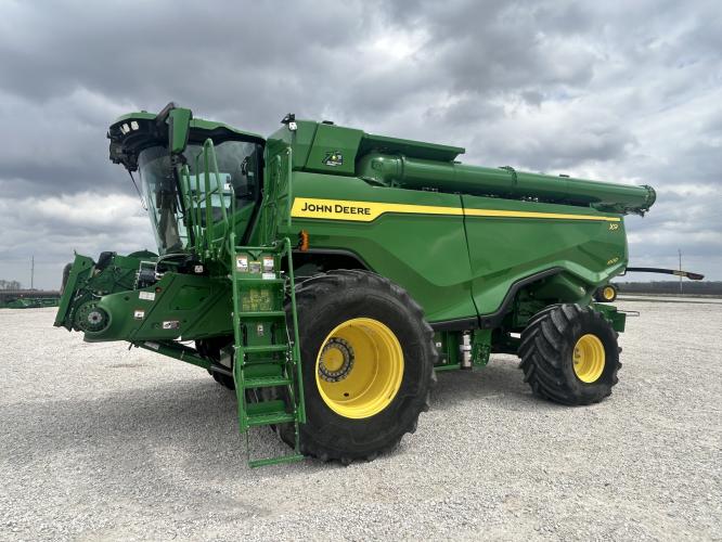 John Deere X9 1000