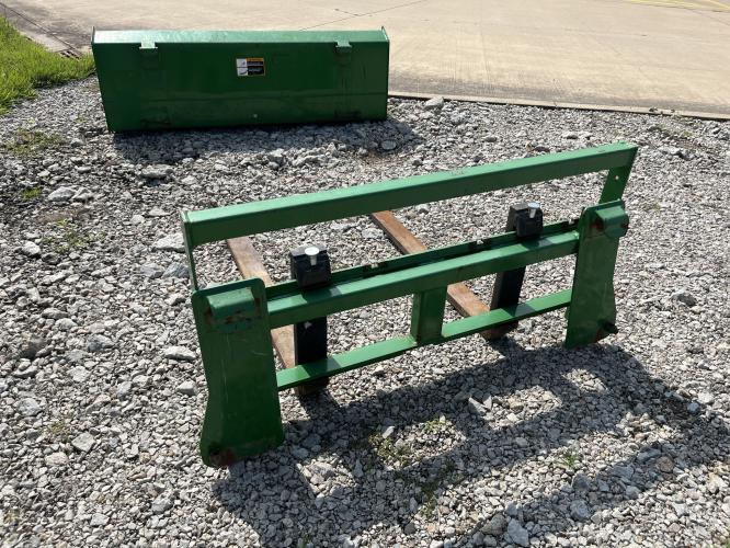 John Deere 3032E