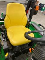 John Deere 3046R