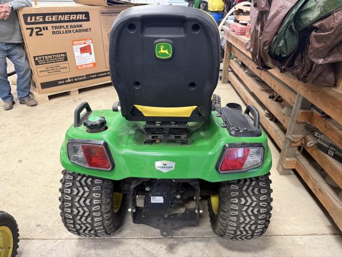 John Deere X758