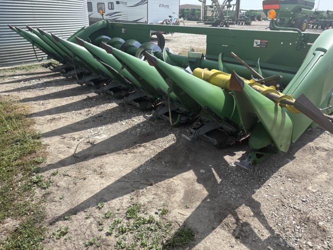 John Deere 608C