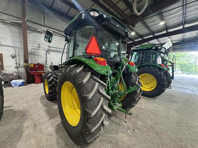 John Deere 5120M