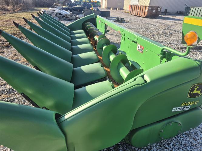 John Deere 608C