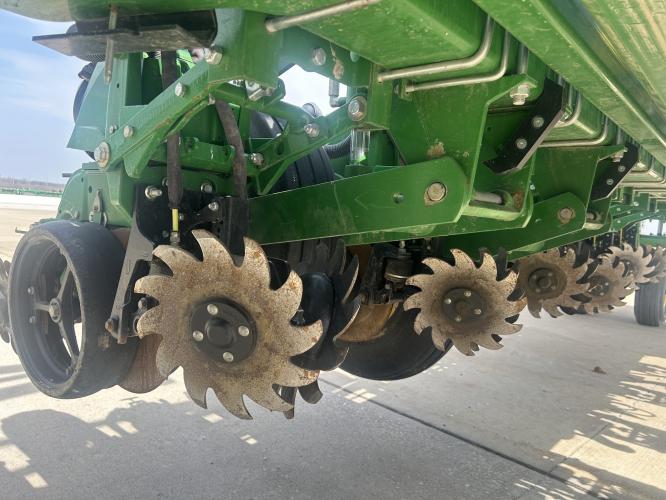 John Deere 1775NT