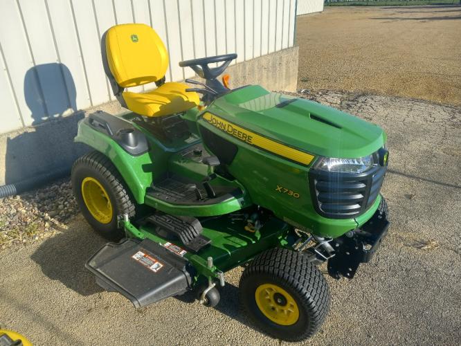 John Deere X730