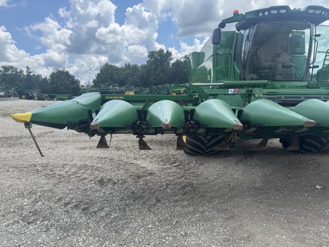 John Deere C12F