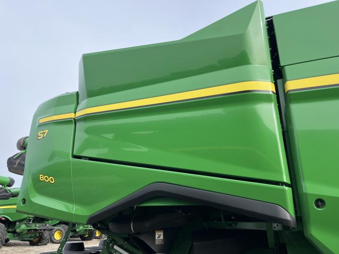 John Deere S7 800