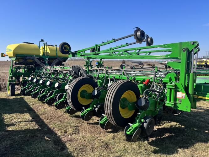 John Deere 1775NT