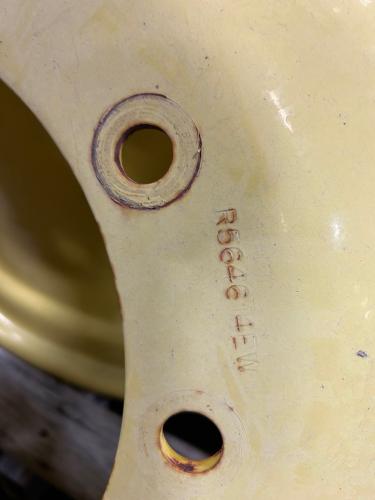 John Deere R564614 mfwd wheel center