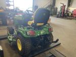 John Deere X738