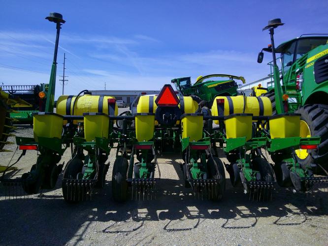 John Deere 1750