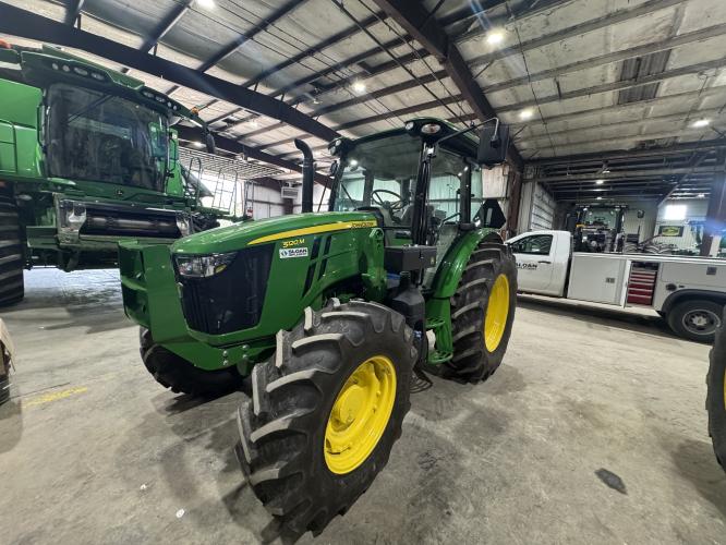 John Deere 5120M
