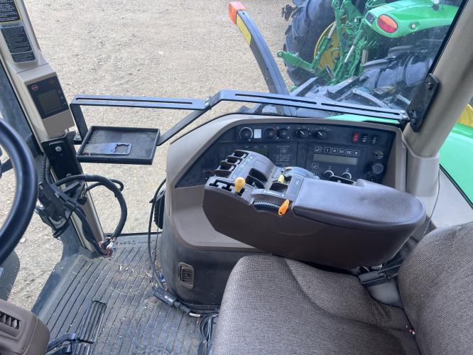 John Deere 8320