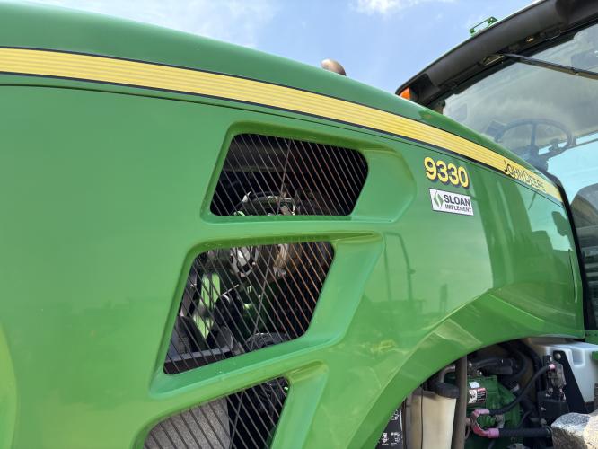 John Deere 9330