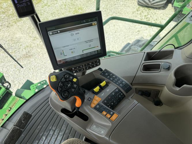 John Deere S780