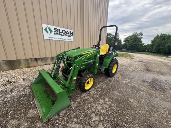 John Deere 2032R