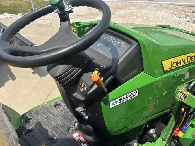 John Deere 1025R