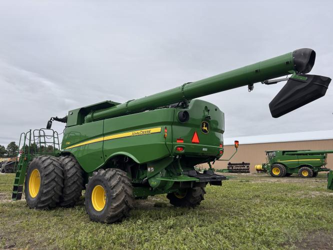 John Deere S780